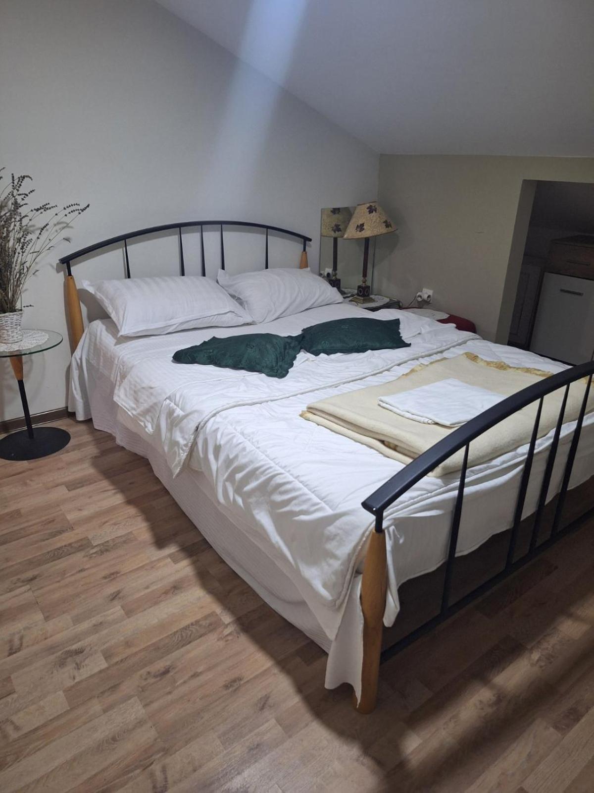 Jezero Apartment Arandjelovac Bagian luar foto